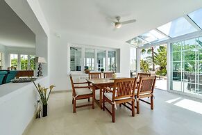 Very Luxurious Seaside Villa With Private Pool