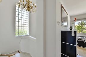 Very Luxurious Seaside Villa With Private Pool