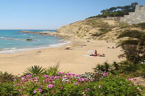 Very Luxurious Seaside Villa With Private Pool