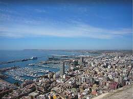 Very Luxurious Seaside Villa With Private Pool