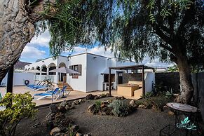 Remarkable 3-bed Villa in Playa Blanca