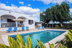 3 Bed Villa - Pool, Terrace, Bbq, Near Beach