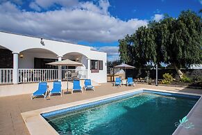 Remarkable 3-bed Villa in Playa Blanca