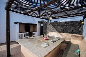 Remarkable 3-bed Villa in Playa Blanca