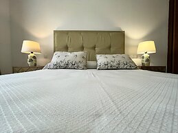 House - Sleeps 6 - Pool - Pet Friendly