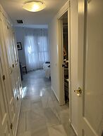 Beach Apartment - Sleeps 6, Pool & Private Terrace