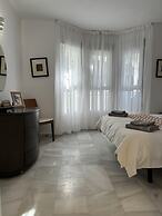 Beach Apartment - Sleeps 6, Pool & Private Terrace