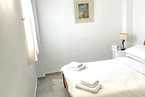 Beach Apartment - Sleeps 6, Pool & Private Terrace