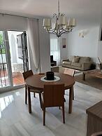 Beach Apartment - Sleeps 6, Pool & Private Terrace