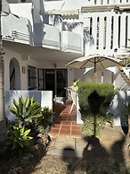 Beach Apartment - Sleeps 6, Pool & Private Terrace