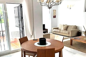 Beach Apartment - Sleeps 6, Pool & Private Terrace