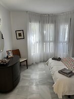 Beach Apartment - Sleeps 6, Pool & Private Terrace