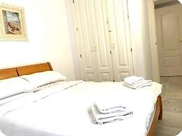 Beach Apartment - Sleeps 6, Pool & Private Terrace