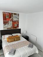 Beach Apartment - Sleeps 6, Pool & Private Terrace