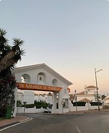 Beach Apartment - Sleeps 6, Pool & Private Terrace