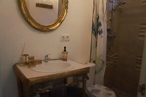 Alba 2-bed Cottage - Sleeps 4 - Montseny Park