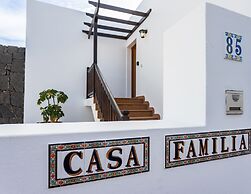 Inviting 4-bed Villa in Playa Blanca