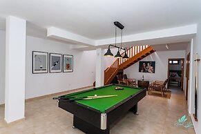 Inviting 4-bed Villa in Playa Blanca