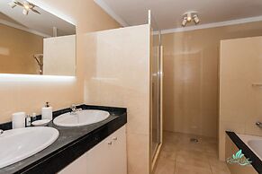 Inviting 4-bed Villa in Playa Blanca