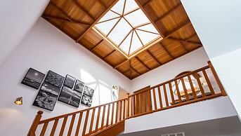 Inviting 4-bed Villa in Playa Blanca