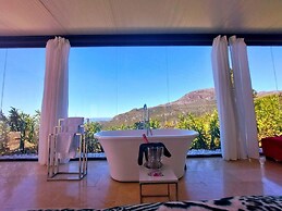 Stylish, Beautiful and Exotic Oleandro Glass Suite