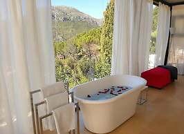 Stunning Glass Suite With Private Plunge Pool