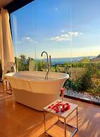 Stunning Glass Suite With Private Plunge Pool