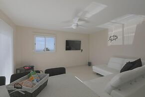 Stunning Apartment Within Villa Nr Los Cristianos