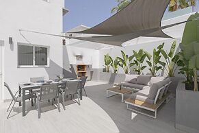 Stunning Apartment Within Villa Nr Los Cristianos