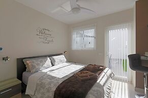 Stunning Apartment Within Villa Nr Los Cristianos