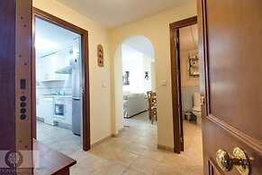 Charming 2-bedroom Apartment in Costa Esuri Golf
