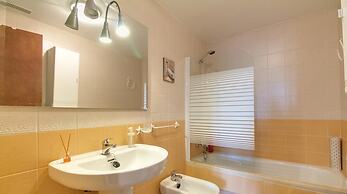 Charming 2-bedroom Apartment in Costa Esuri Golf