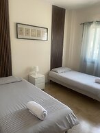 Stunning 2-bed Apartment in Marina de le Duquesa
