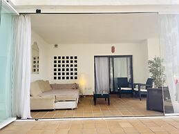 Stunning 2-bed Apartment in Marina de le Duquesa