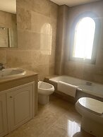 Stunning 2-bed Apartment in Marina de le Duquesa