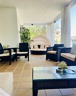 Stunning 2-bed Apartment in Marina de le Duquesa