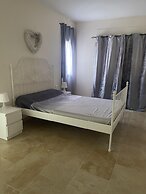 Stunning 2-bed Apartment in Marina de le Duquesa