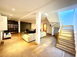 Beautiful 5-bed Villa in Playa Blanca