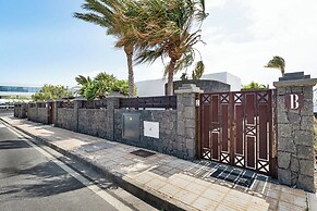 Villa Sleeps 6 With Pool Private & Sauna