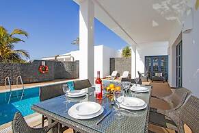 Beautiful 5-bed Villa in Playa Blanca