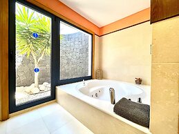 Beautiful 5-bed Villa in Playa Blanca