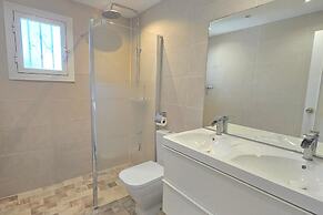 3-bed Villa Sleeps 8 With Private Pool