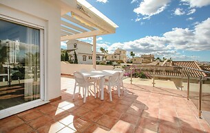 3-bed Villa Sleeps 8 With Private Pool