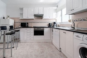 Charming 3-bed Apartment in Fuengirola