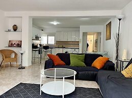 Charming 3-bed Apartment in Fuengirola