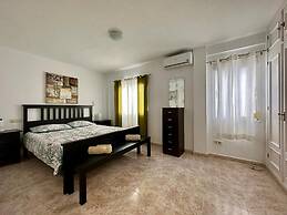 Charming 3-bed Apartment in Fuengirola