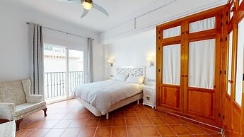 Luxury 5 Bed House Private Pool and Sea View Nerja