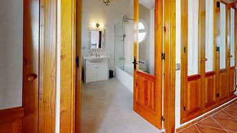 Luxury 5 Bed House Private Pool and Sea View Nerja