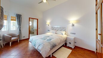 Luxury 5 Bed House Private Pool and Sea View Nerja