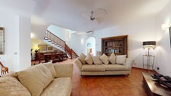 Luxury 5 Bed House Private Pool and Sea View Nerja